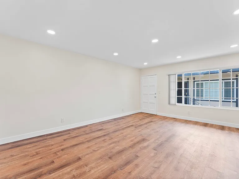4572 Nebo Dr #H — Photo 5