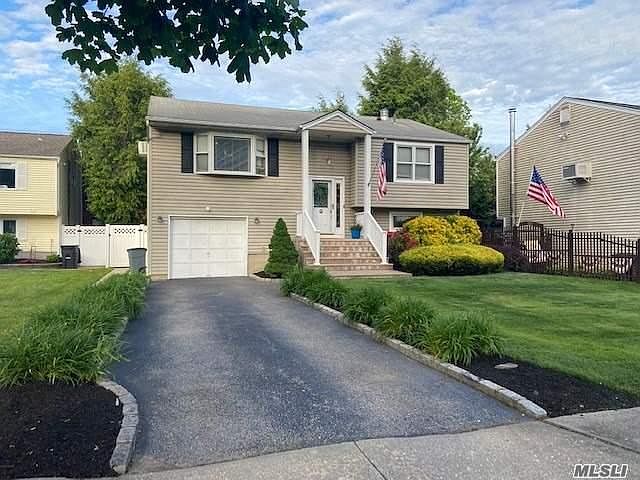 1st image of 40 Ashwood Ct