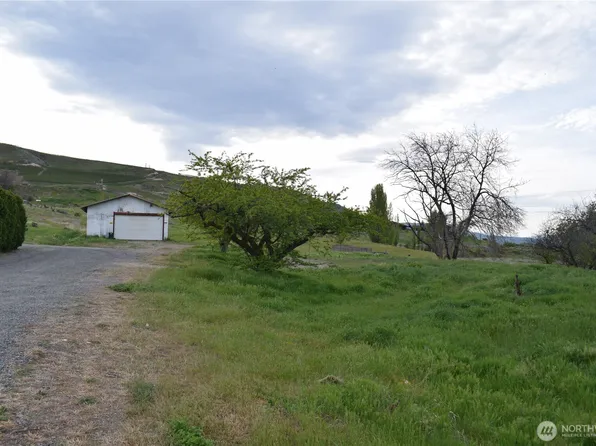 2677 W Malaga Road, Malaga, WA 98828