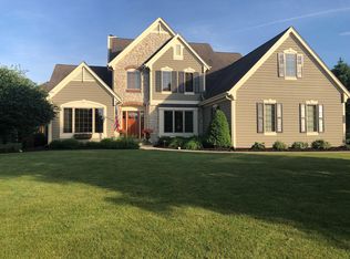 1010 River Reserve Dr, Hartland, WI 53029