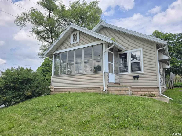705 E Lake Ave, Peoria Heights, IL 61616