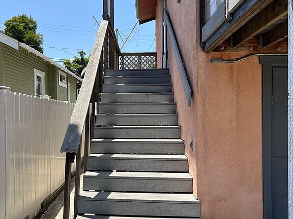 2nd image of 635 Mira Mar Ave