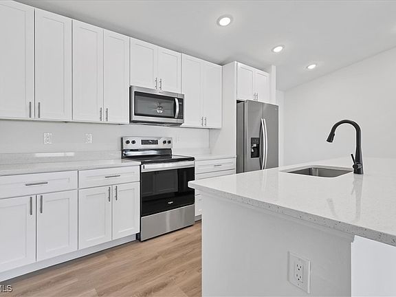 5th image of 1906 NW 21st Pl