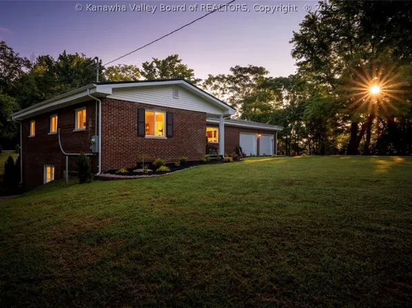 371 Henry Rd, Lesage, WV 25537