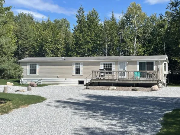 35931 S Anna Rd, Drummond Island, MI 49726