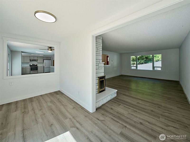 5th image of 209 Sunset Drive