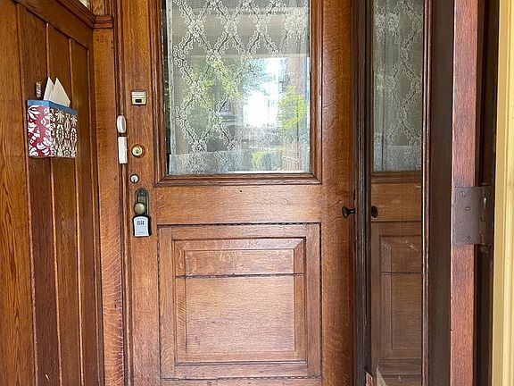 5th image of 2622 N Calvert St