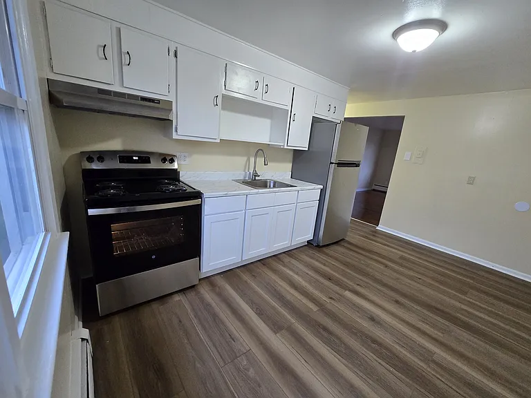 960 1st Ave #7B — Photo 2