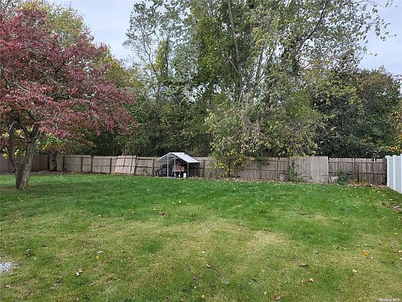 2nd image of 38 University Heights Dr