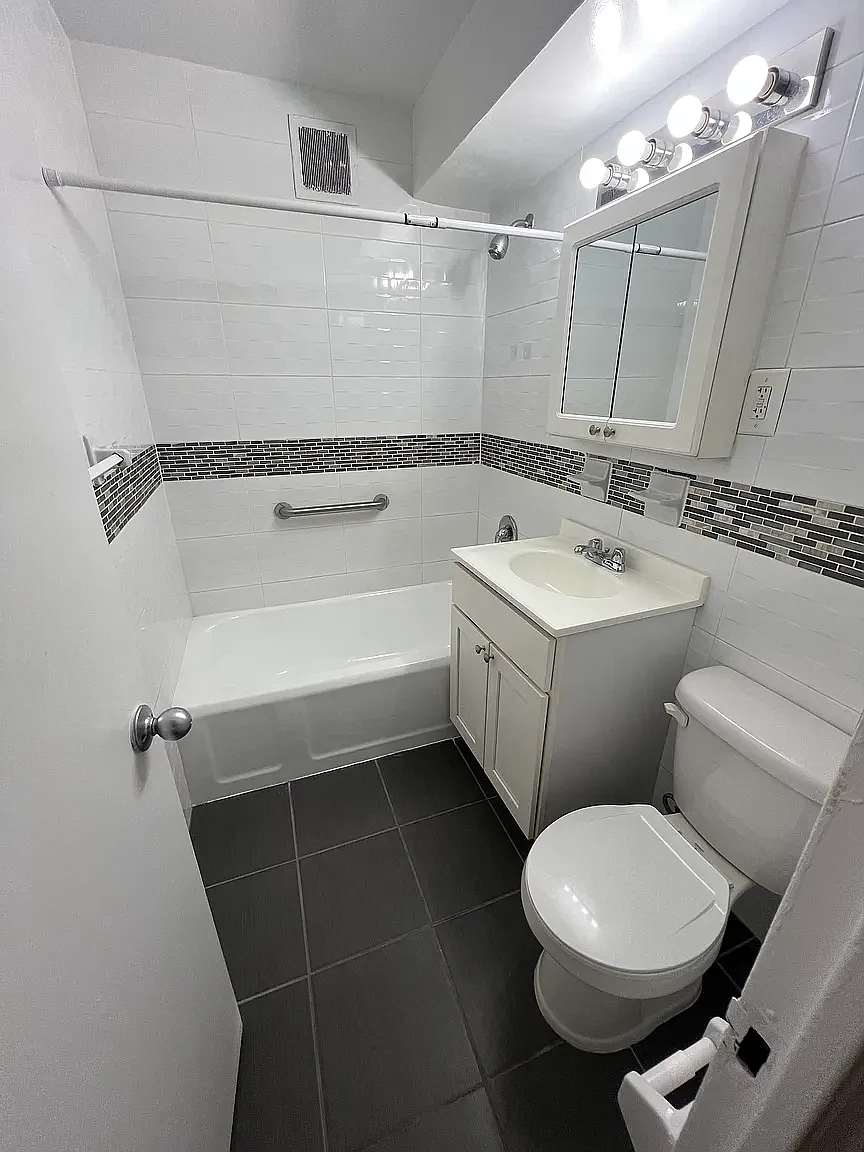 67-04 192nd Street — Photo 3