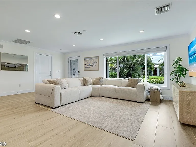 27098 Harbor Dr — Photo 5