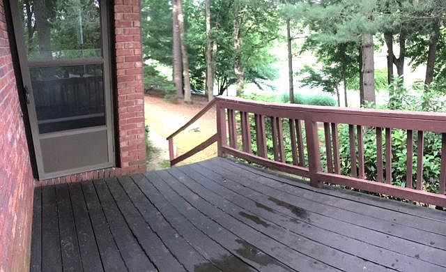 Deck 7x12 overlooks lake