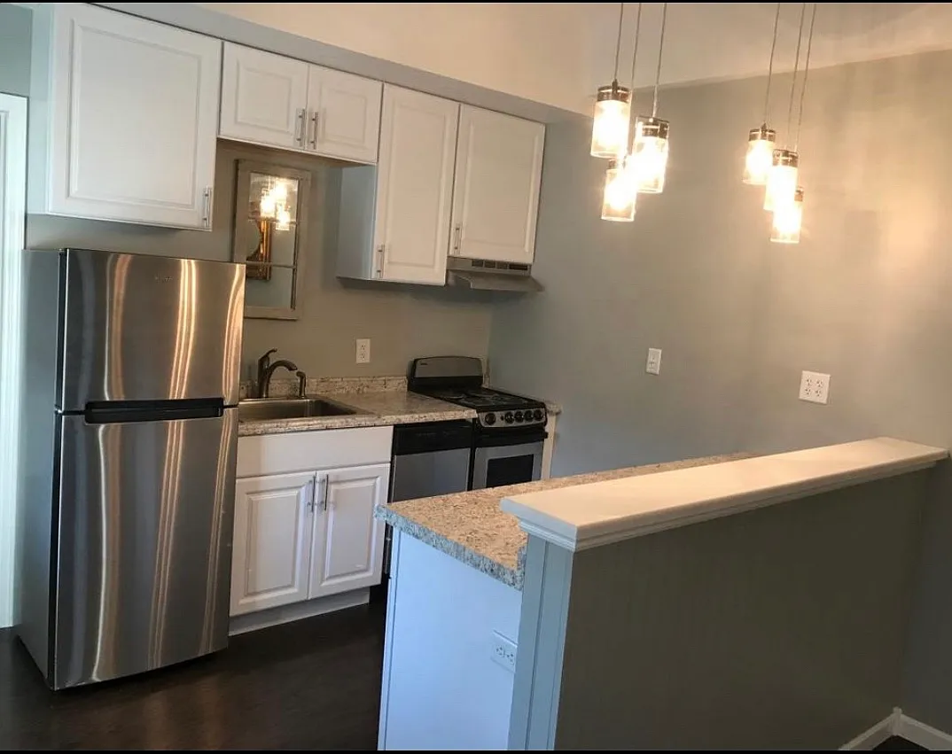1 bed, 400 sqft, $1,000 — Photo 1