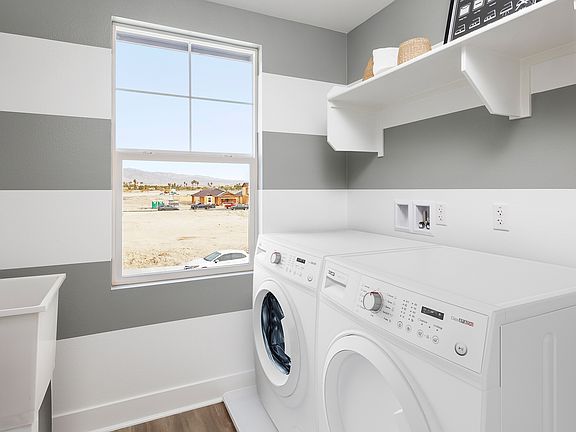 Laundry room with laundry tub