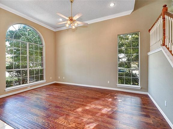 4th image of 1701 Bershire Ct
