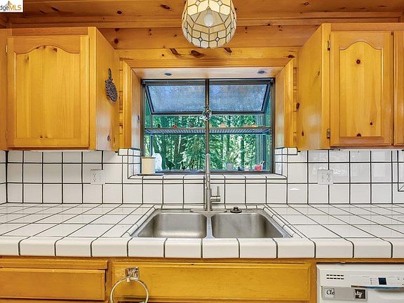 4th image of 16887 E Brookside Dr
