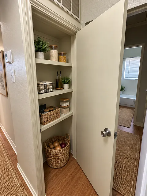 2 bed, 1000 sqft, $1,745 — Photo 4
