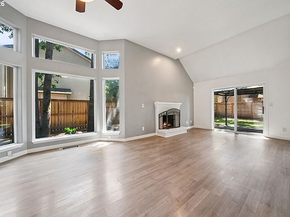 5th image of 3302 NE Olympic St