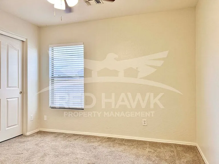 38564 N La Grange Ln — Photo 17