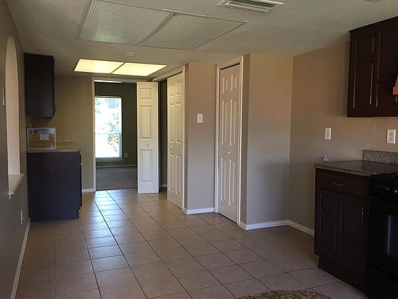 3rd image of 4712 Roberts Dr