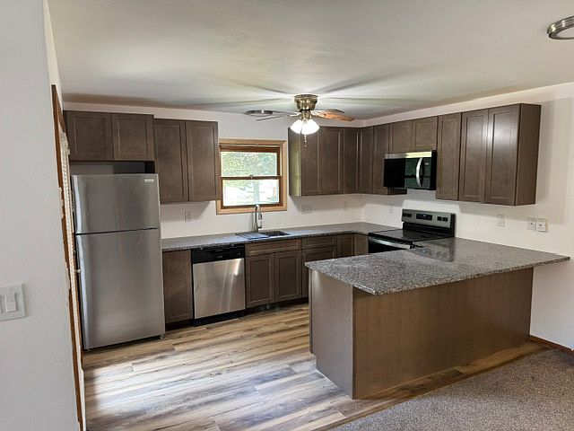 1st image of 25 Railroad Ave #3