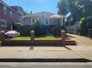 465 Magnolia Blvd, Long Beach, NY 11561