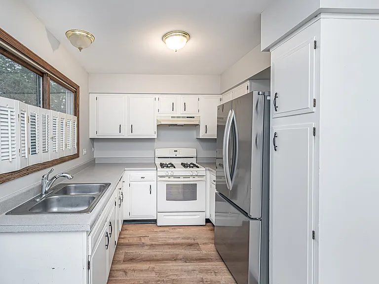 1851 Wellington Pl — Photo 14
