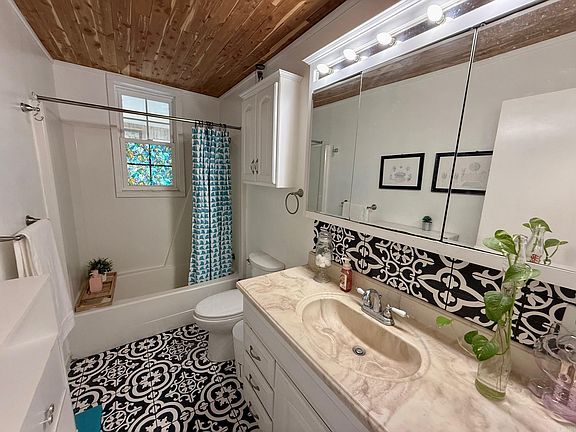 39th image of this home