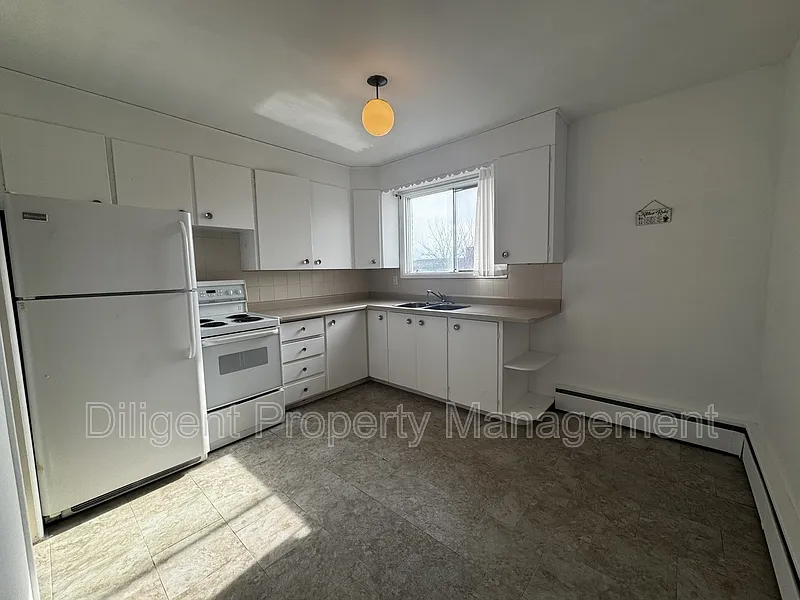 164 Westmount St #2