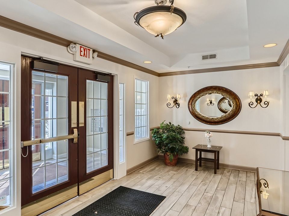 412 McDaniels Cir APT 208, Clarendon Hills, IL 60514 Zillow