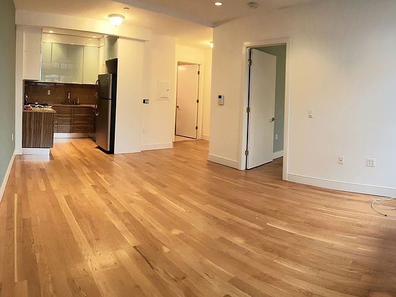 4th image of 29-11 12th St #1