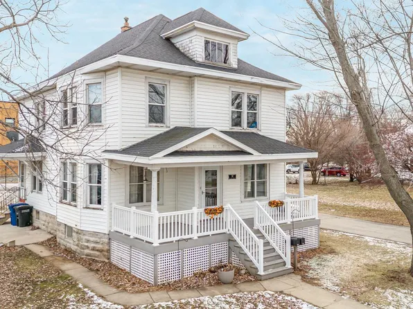 717 W South Park Ave, Oshkosh, WI 54902