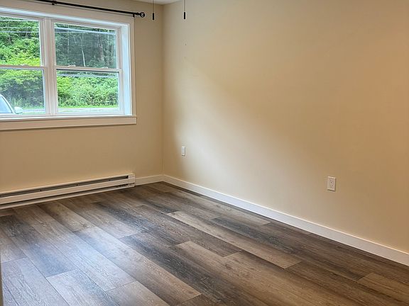 5th image of 274 Hanks Hill Rd