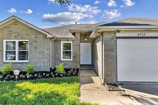 3 bed, 2.0 bath, 1314 sqft, $1,800 — Photo 4