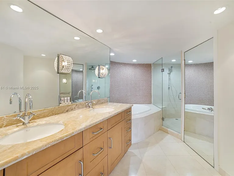 2100 S Ocean Ln #2007 — Photo 12