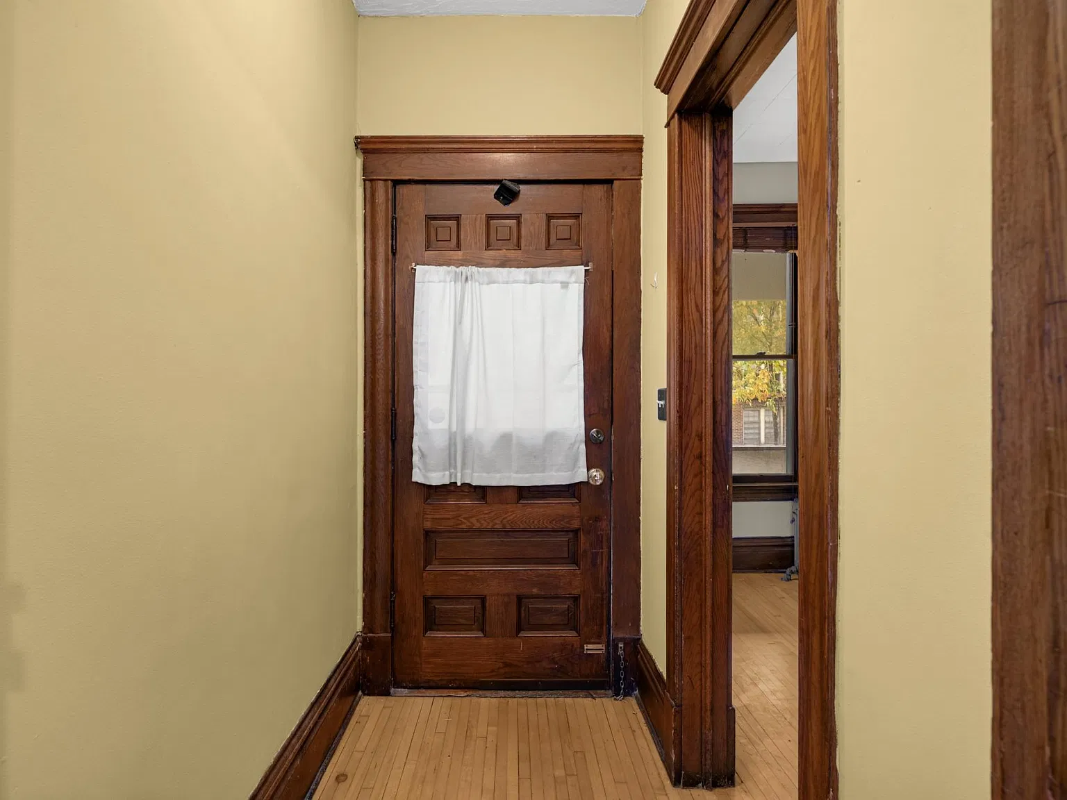2 bed, 1.0 bath, 1232 sqft, $1,495 — Photo 3