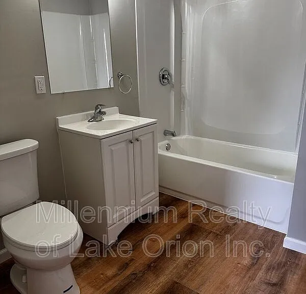 22622 Panama Ave — Photo 10