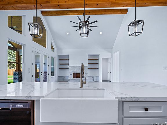 5th image of 105 LAUREL HEIGHTS