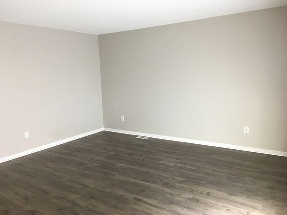 3rd image of 23324 Elaine St