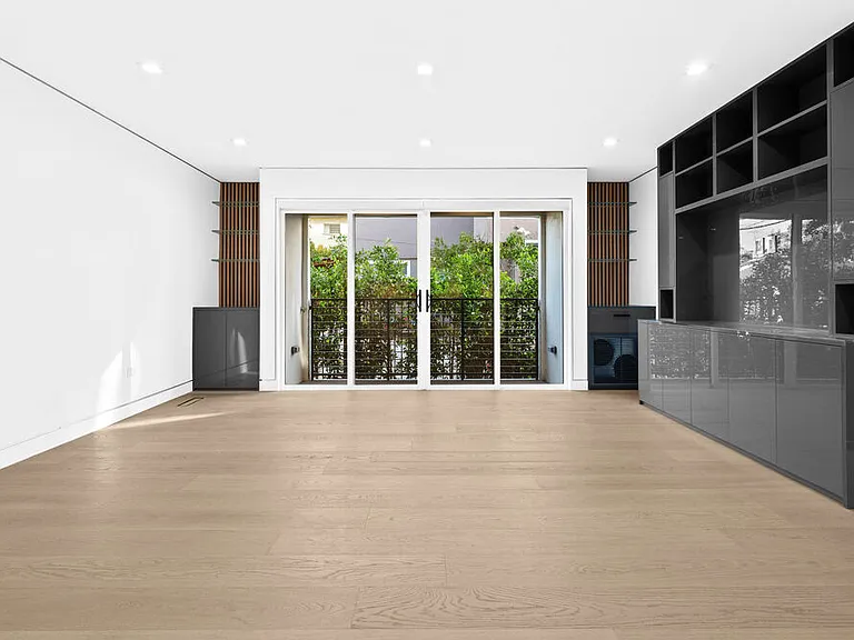 1211 S Sherbourne Dr #2 — Photo 3