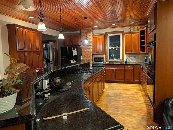 5th image of 46 Florence Avenue