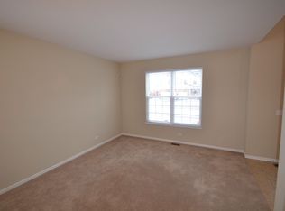 2478 W Magnolia Ln, Round Lake, IL