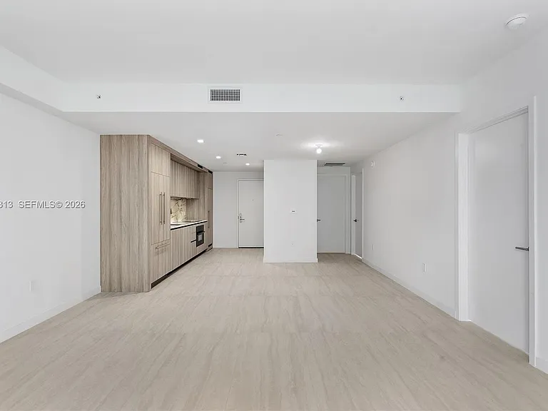 77 SE 5th St #4206 — Photo 8