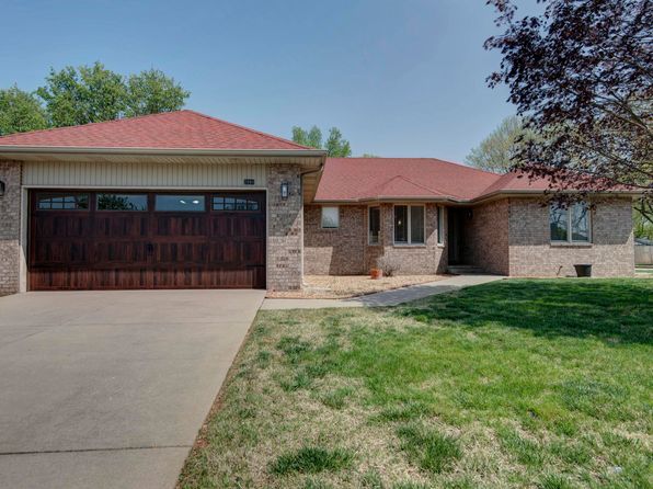 2860 S Pinehurst Avenue, Springfield, MO 65807