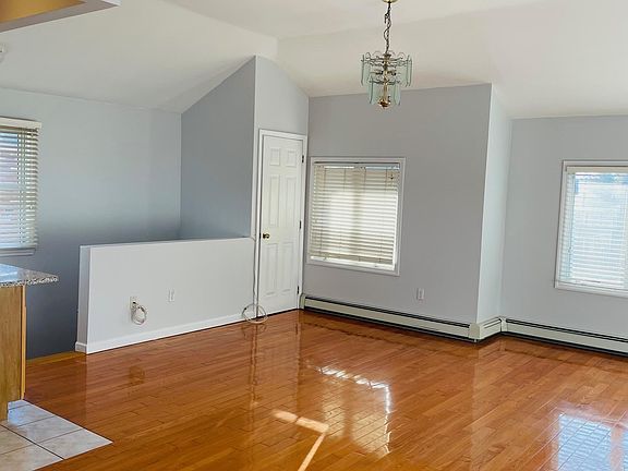 3rd image of 47 197th St #2