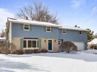 1075 Kalfahs St, Neenah, WI 54956