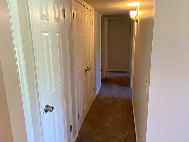 240 Lakeview Dr — Photo 7