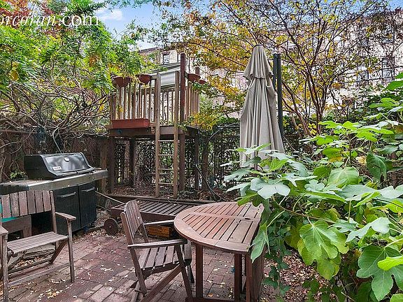 4th image of 846 President St APT 1