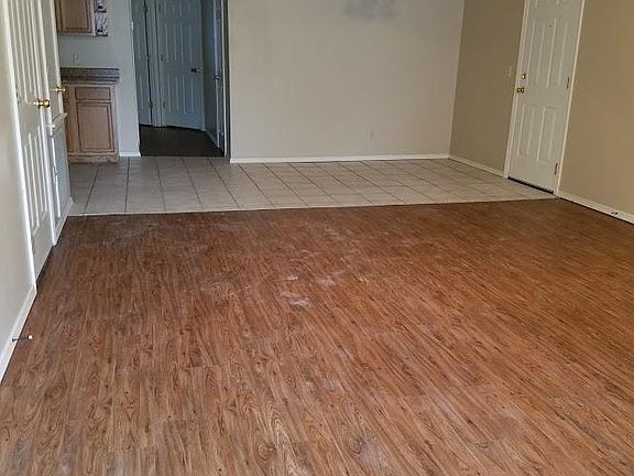 3rd image of 305 E Holly St APT 2
