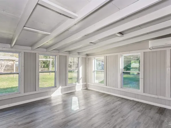 7623 Woods Rd, Pensacola, FL 32526